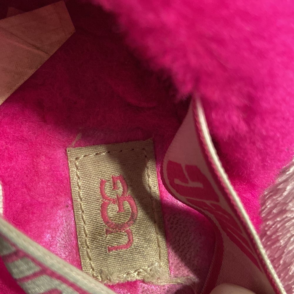 Girls Ugg Slides - Picture 7 of 7